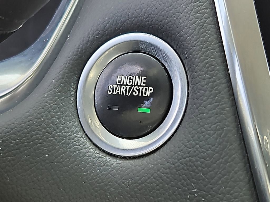 Certified 2021 Chevrolet Traverse LT FWD image 23