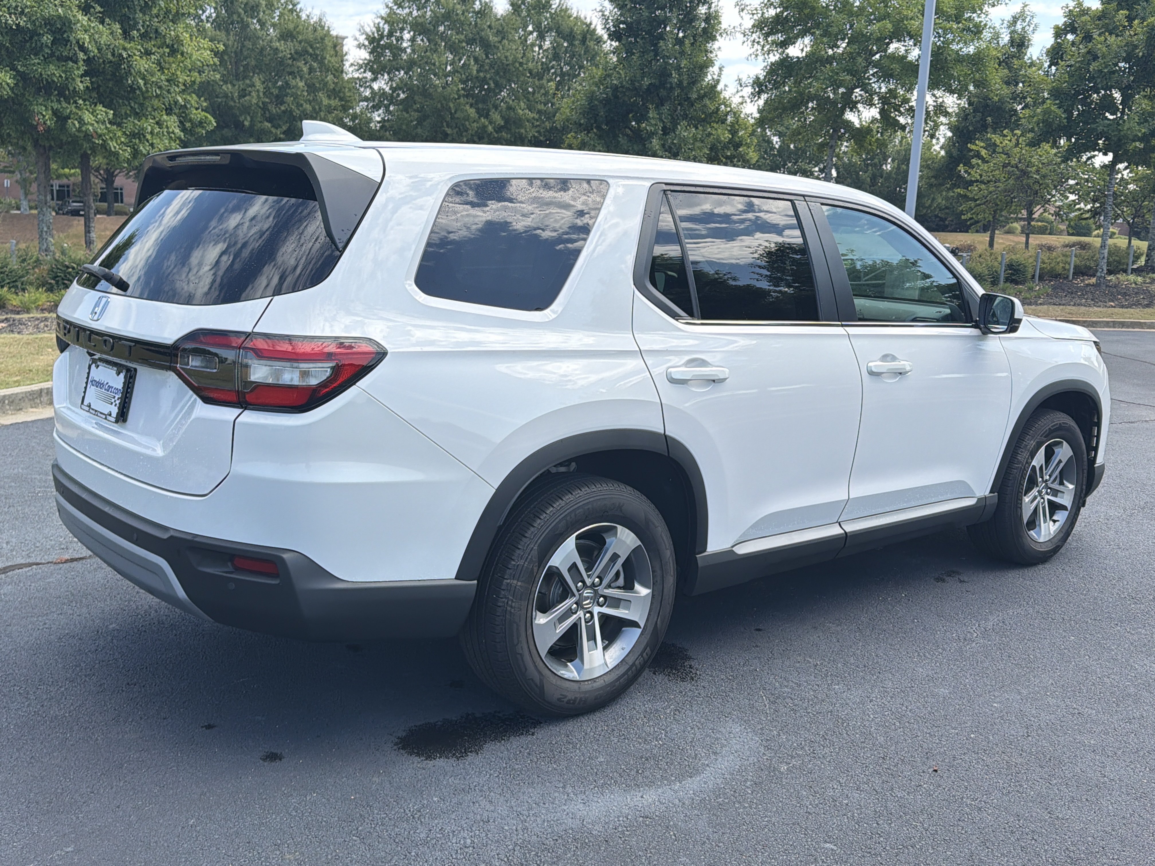 Certified 2025 Honda Pilot EX-L image 9