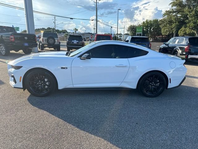 Used 2025 Ford Mustang GT Premium RWD image 5