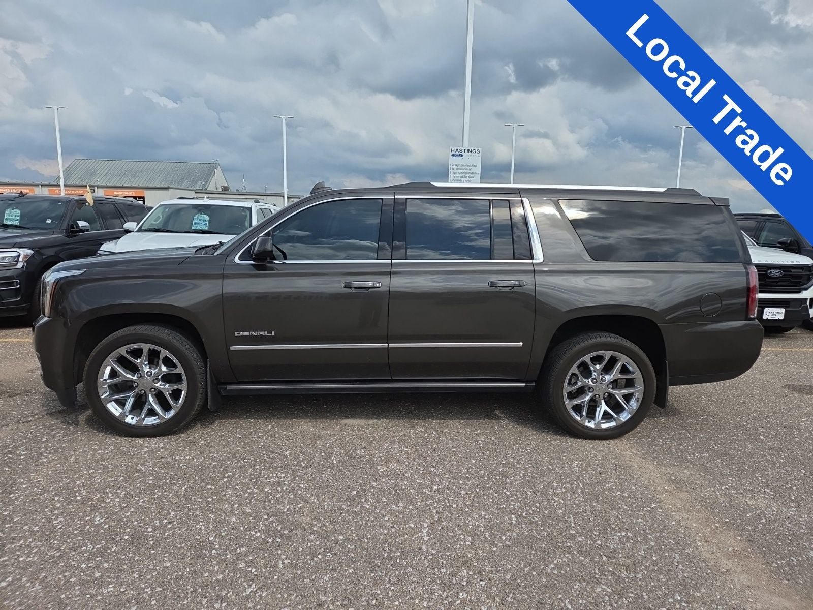 Used 2019 GMC Yukon XL Denali w/ Denali Ultimate Package AWD/4WD image 2