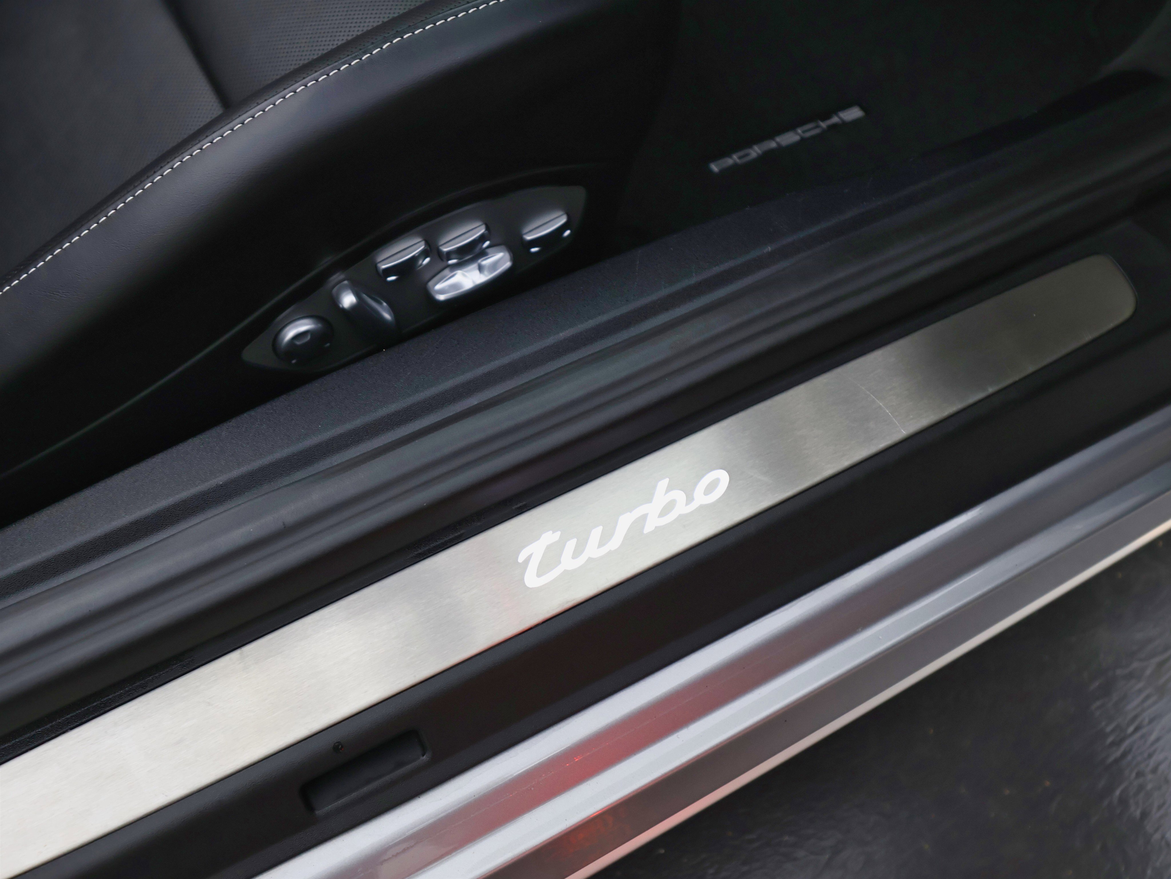 Used 2016 Porsche 911 Turbo image 46