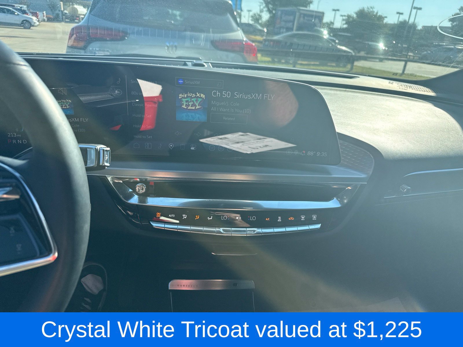 Used 2024 Cadillac Lyriq Luxury RWD image 3