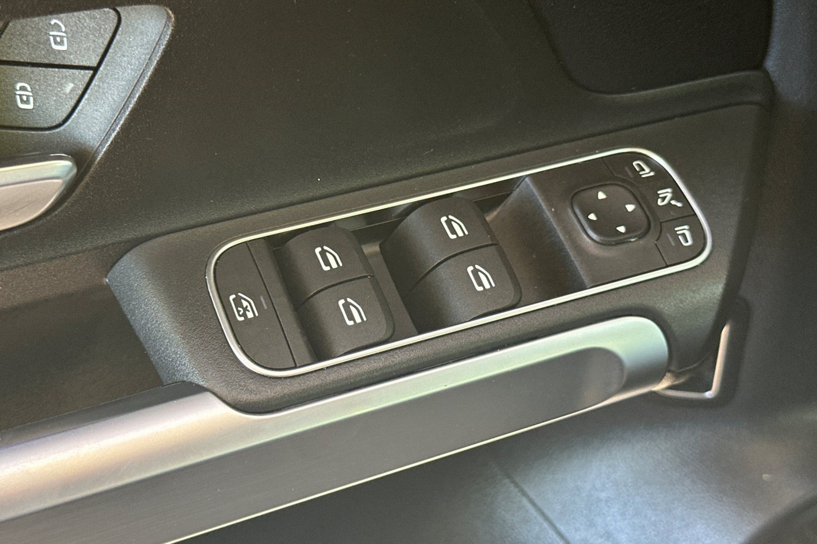 Certified 2023 Mercedes-Benz GLB 250 image 14