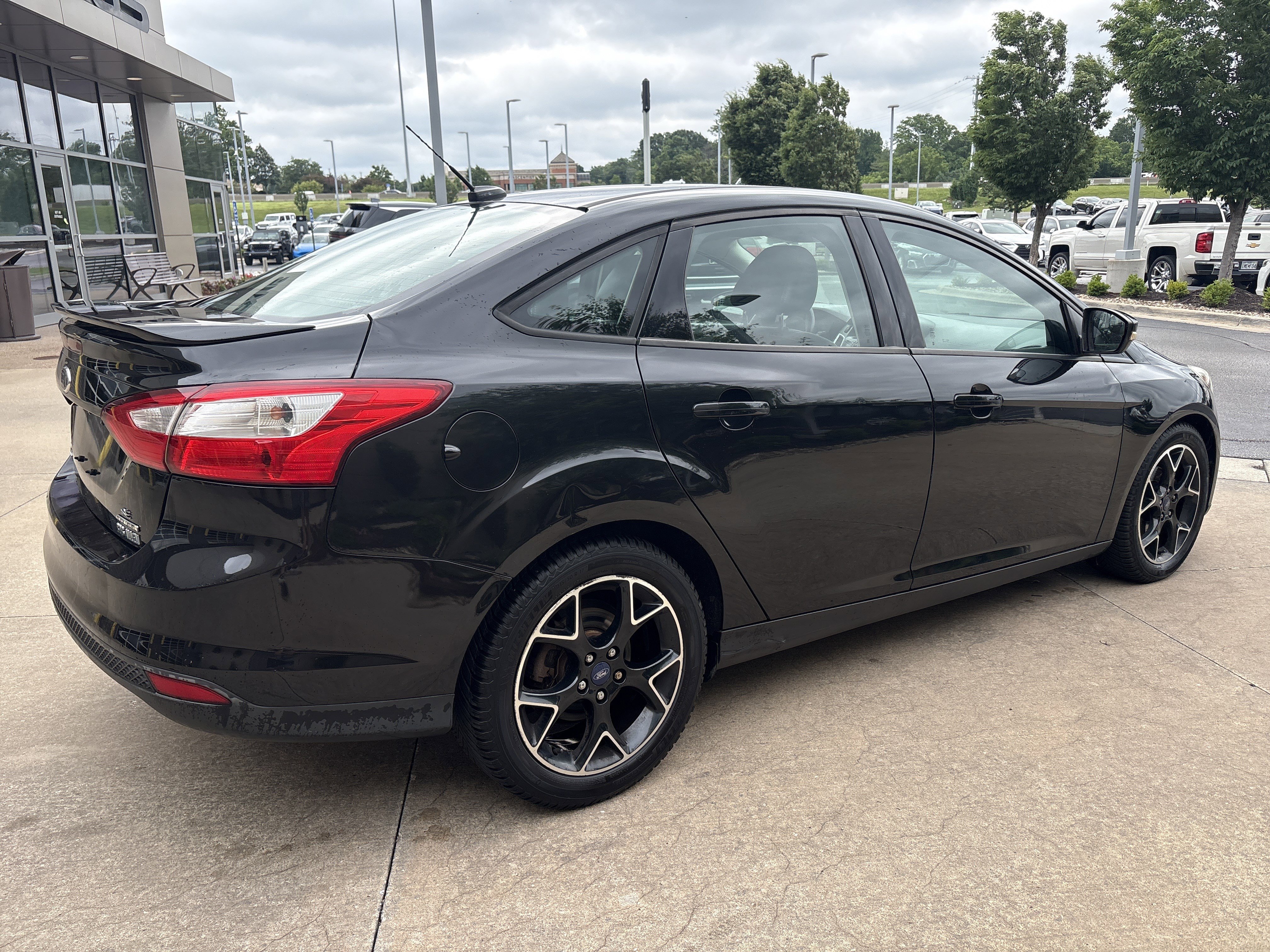 Used 2013 Ford Focus SE FWD image 3