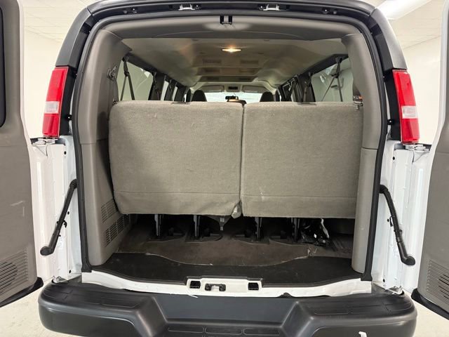 Used 2025 Chevrolet Express 3500 LS image 8