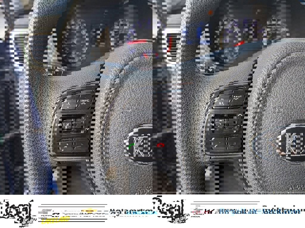 Used 2018 Kia Optima LX w/ 17" Alloy Wheels Package image 24