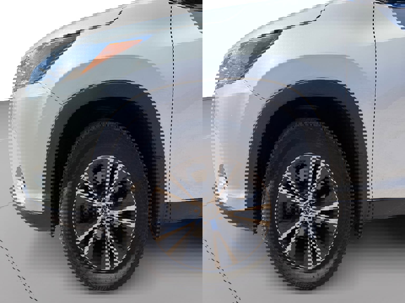 Used 2019 Toyota Highlander Plus image 9