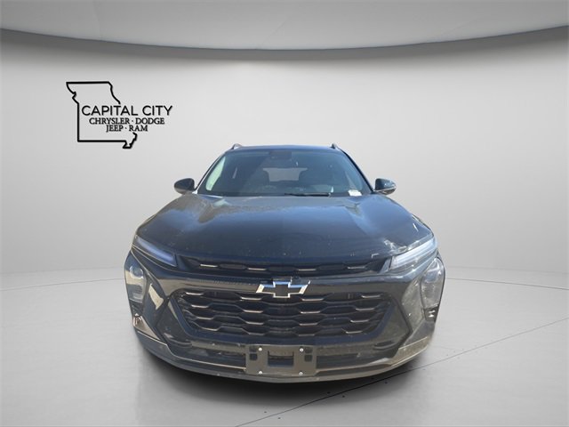 Used 2025 Chevrolet Trax ACTIV w/ Driver Confidence Package image 3