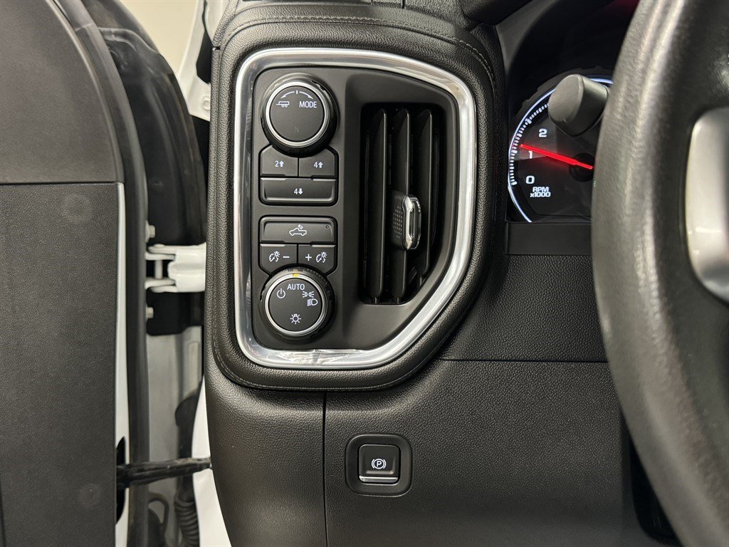 Used 2022 Chevrolet Silverado 2500 LT AWD/4WD image 32