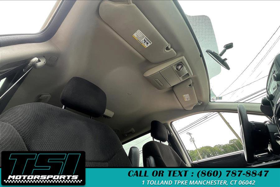 Used 2012 Dodge Grand Caravan SE image 22