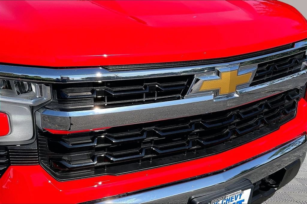 Used 2024 Chevrolet Silverado 1500 LT AWD/4WD image 36
