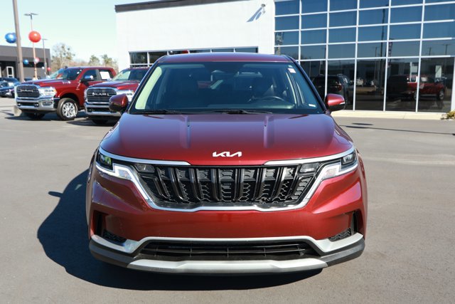 Used 2024 Kia Carnival LX image 2