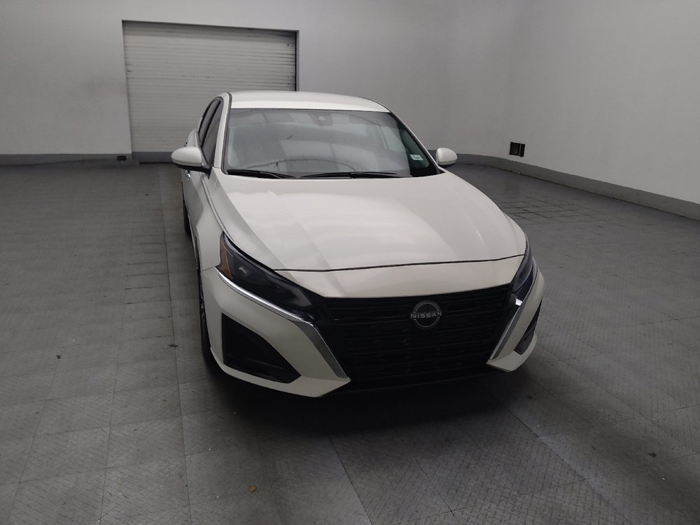 Used 2023 Nissan Altima 2.5 SV FWD image 14