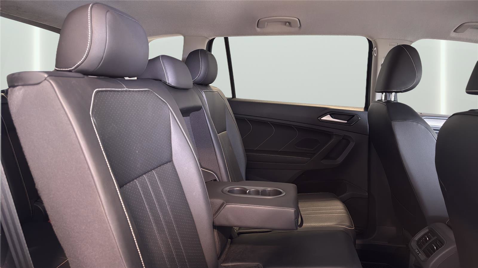 Used 2022 Volkswagen Tiguan SE FWD image 15