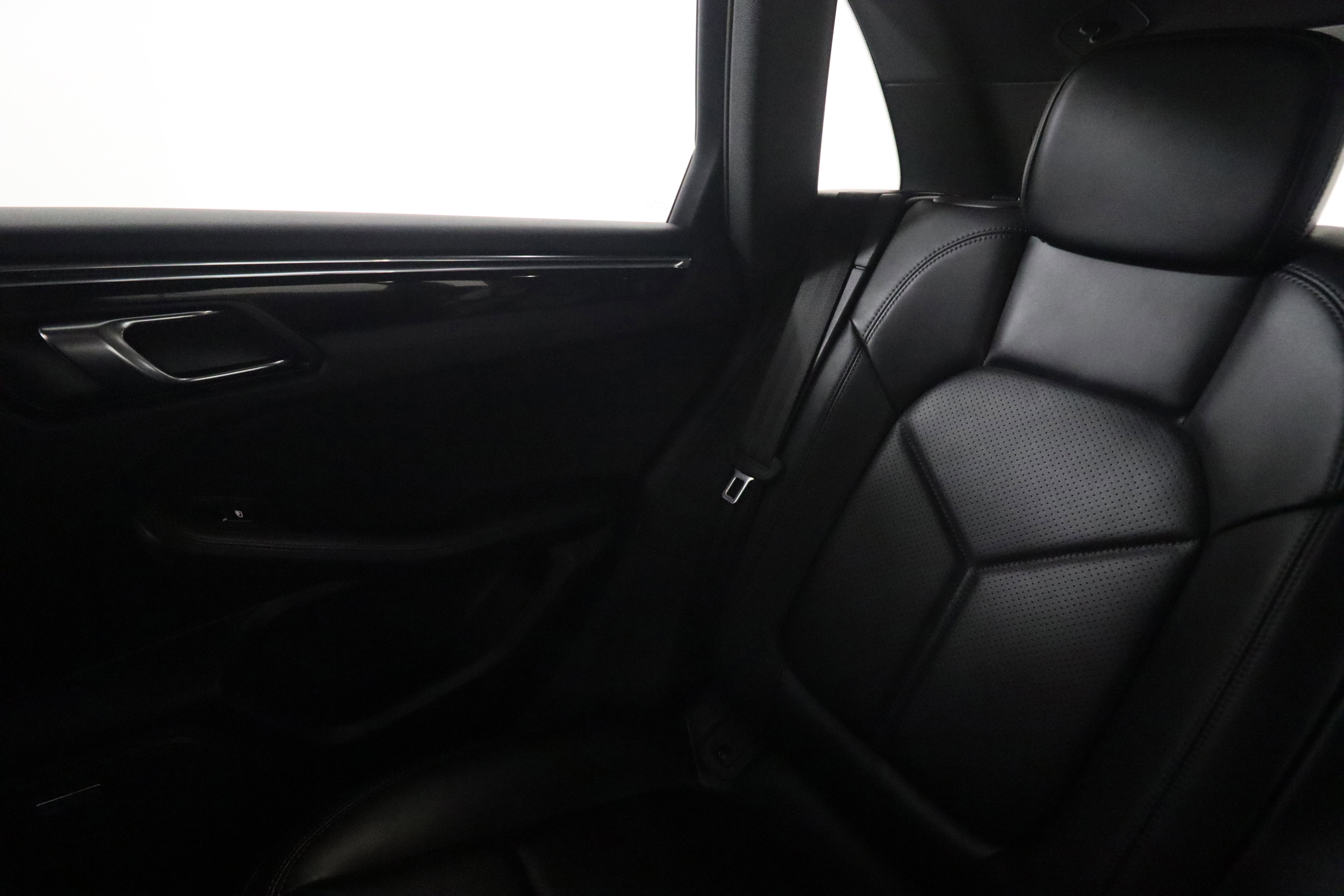 Used 2026 Porsche Macan image 15