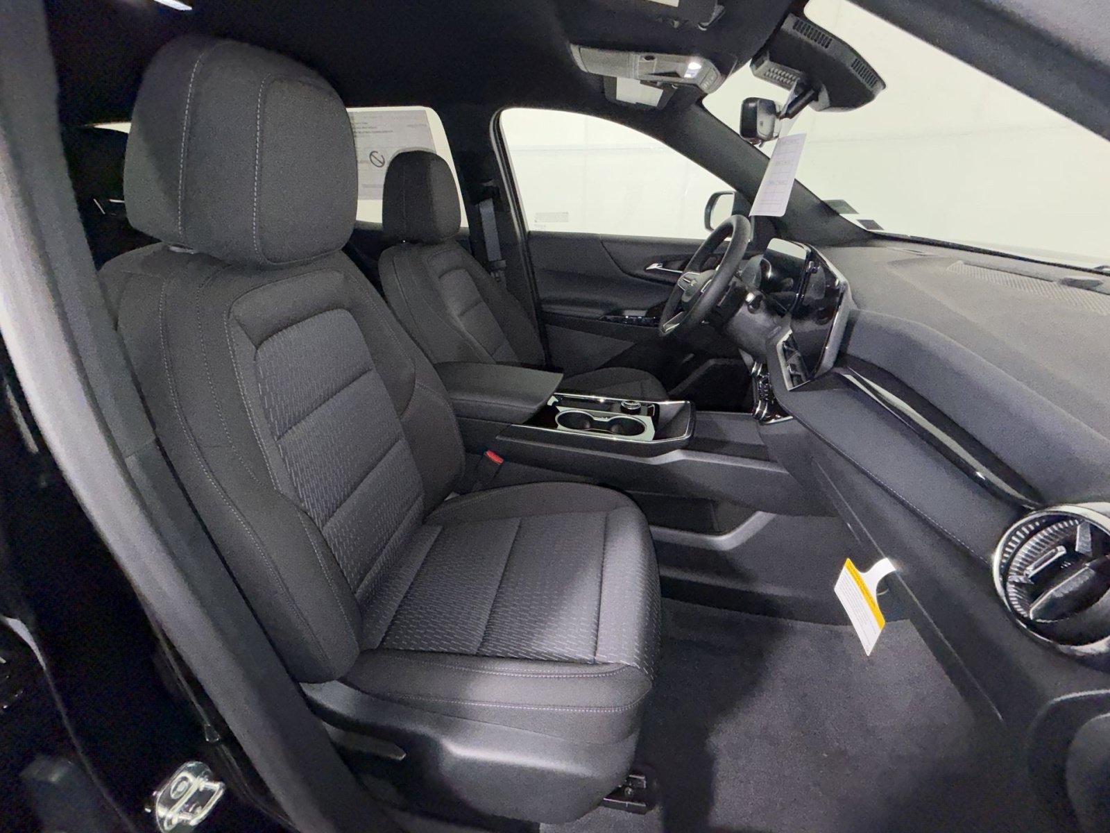 New 2027 Chevrolet Equinox LT w/ Safety and Technology Package FWD image 26