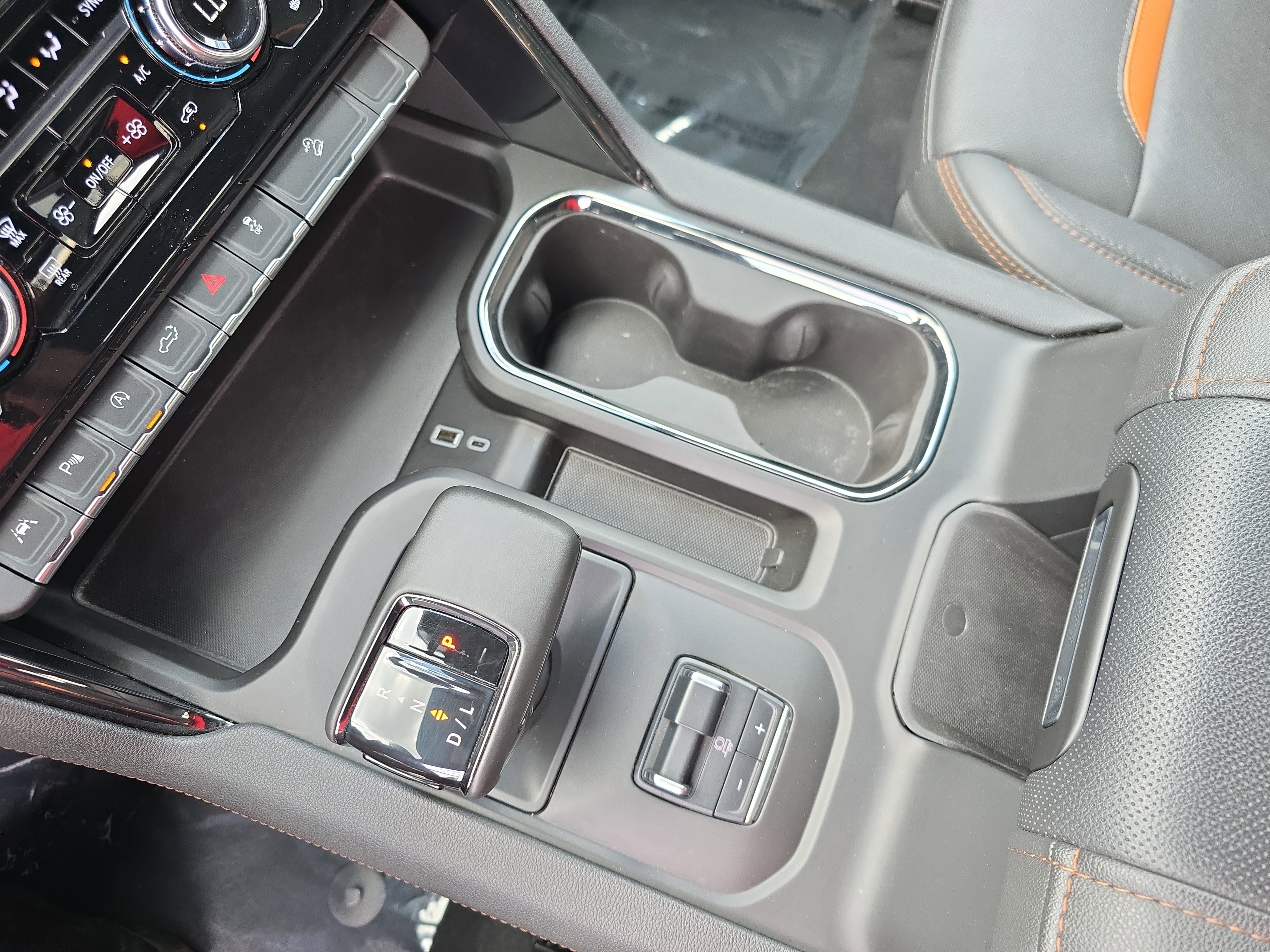 Used 2023 GMC Sierra 1500 AT4 w/ AT4 Premium Package AWD/4WD image 22