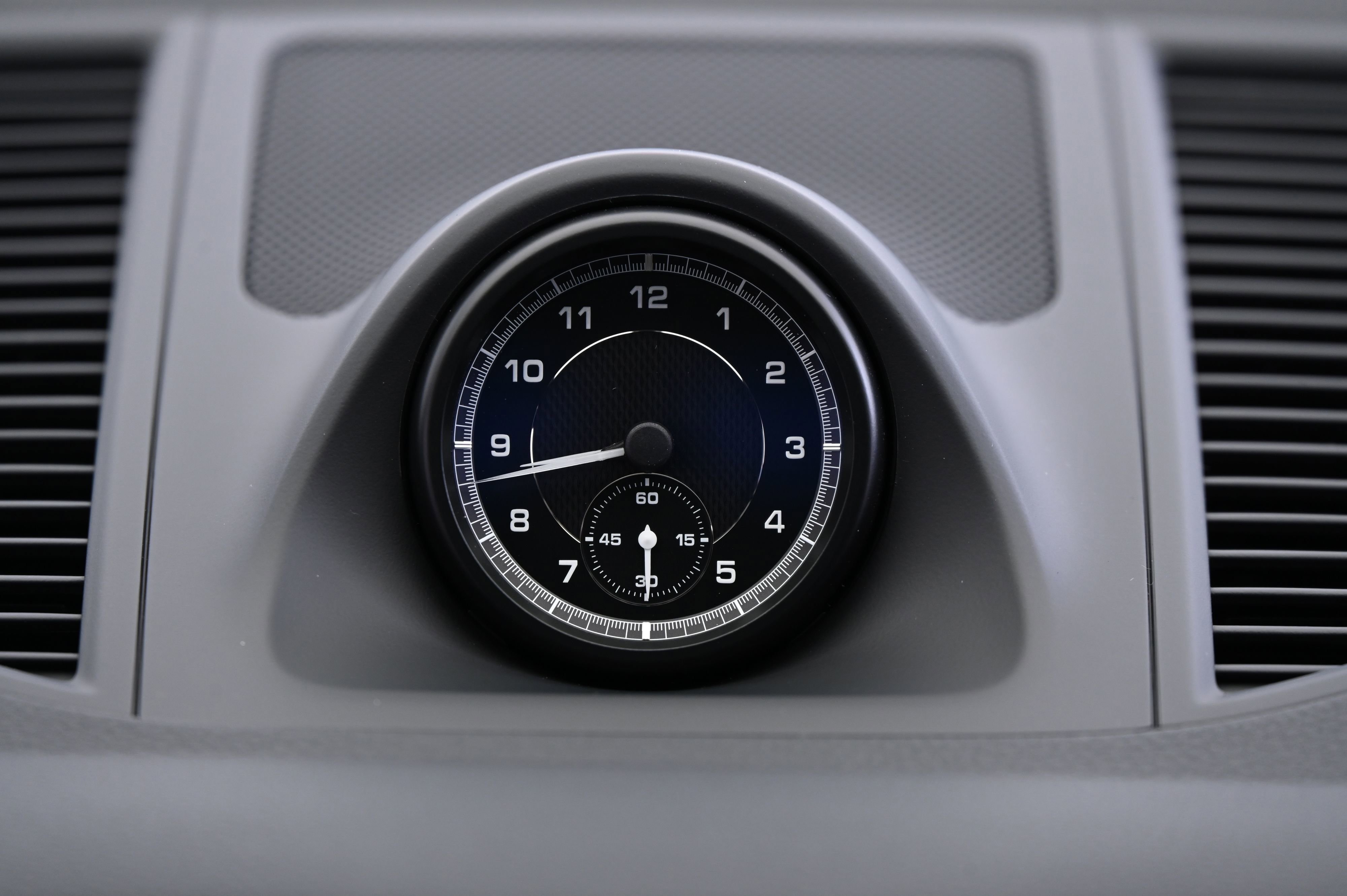 Certified 2025 Porsche Macan image 41