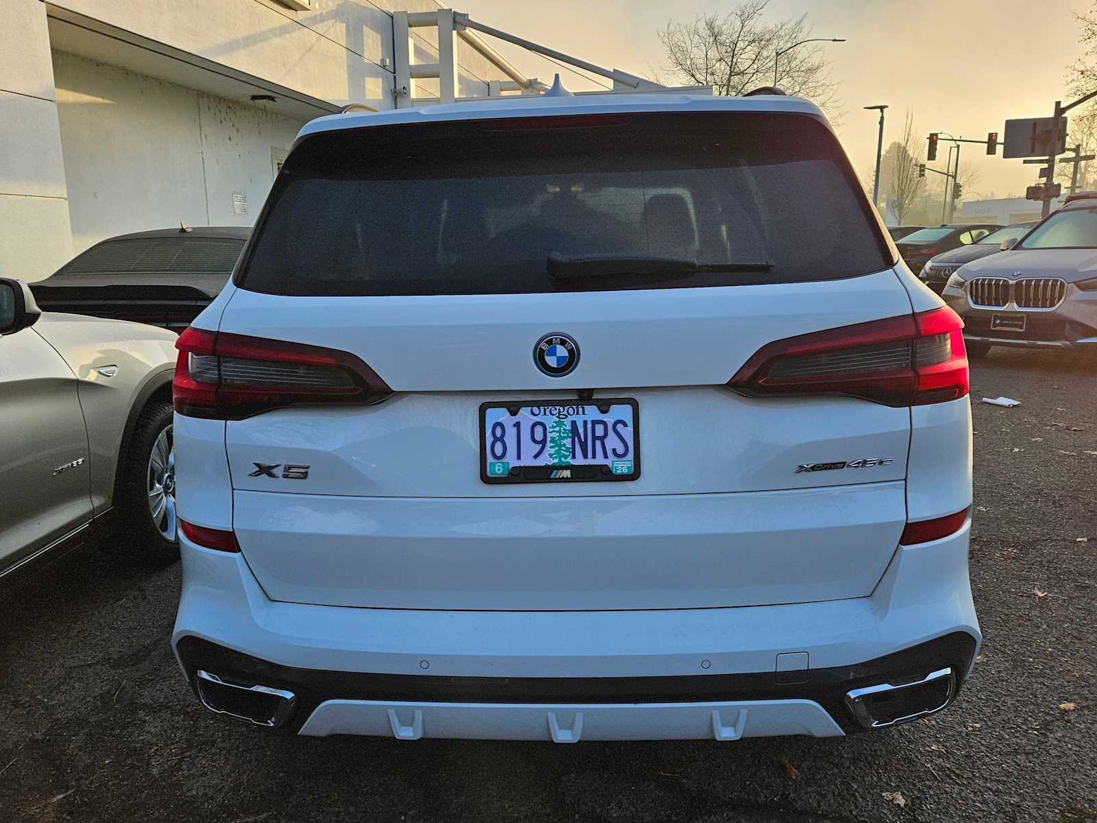 Used 2022 BMW X5 xDrive45e w/ M Sport Package image 3