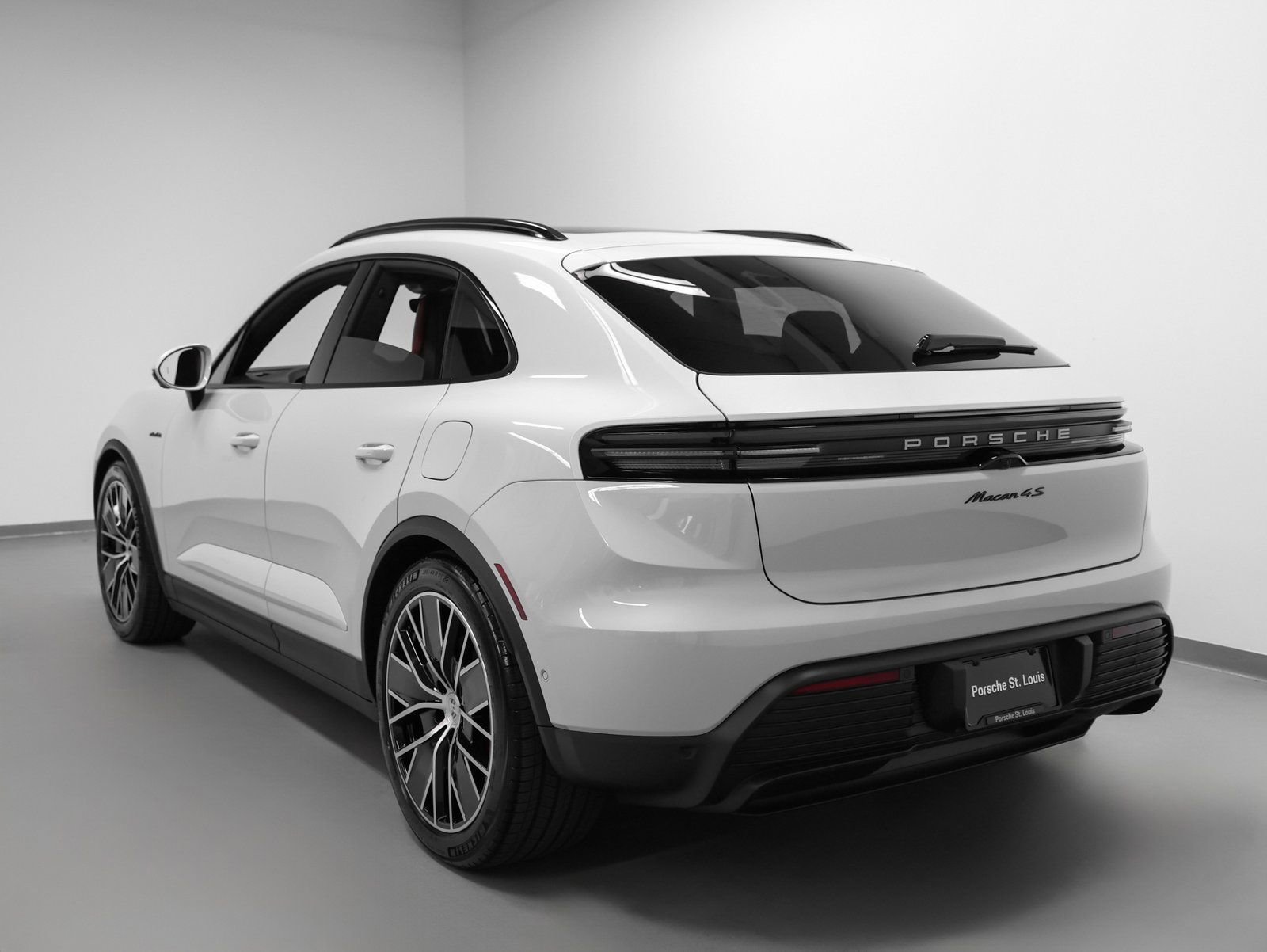 New 2025 Porsche Macan 4S Electric image 3