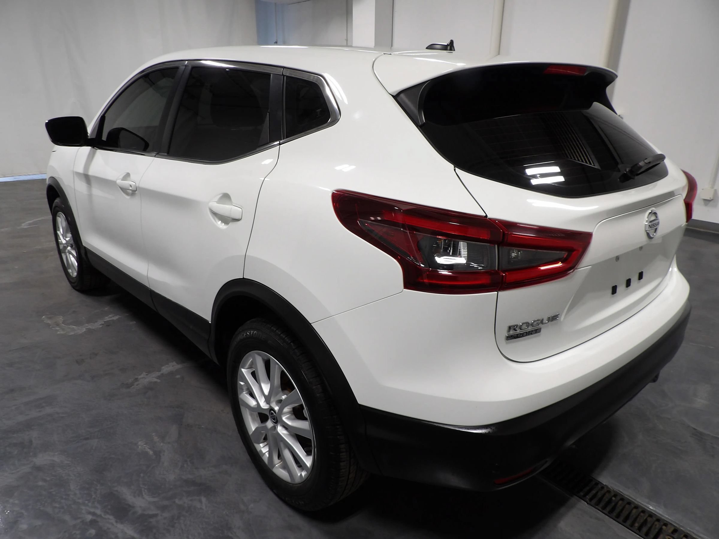 Used 2022 Nissan Rogue Sport S FWD image 7