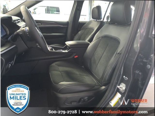 New 2026 Jeep Grand Cherokee Altitude image 9