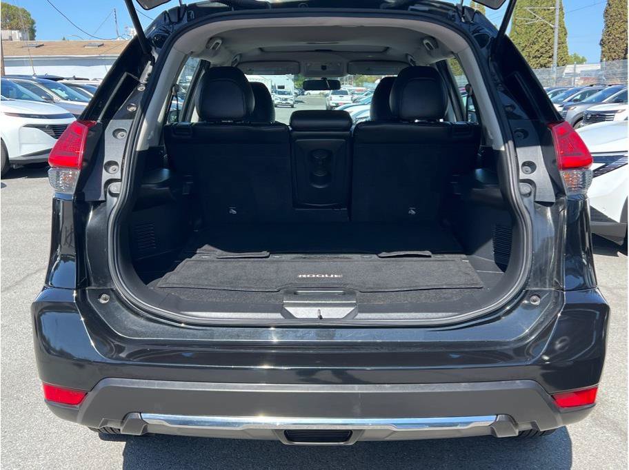 Used 2017 Nissan Rogue S FWD image 5