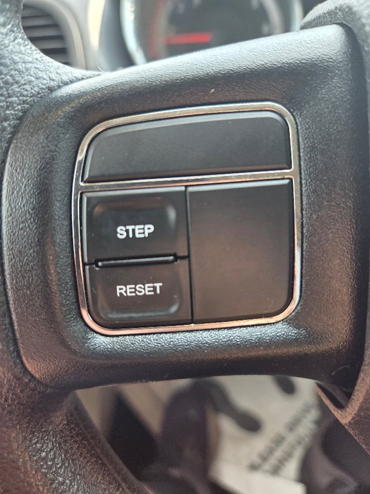 Used 2013 Dodge Grand Caravan SXT image 16