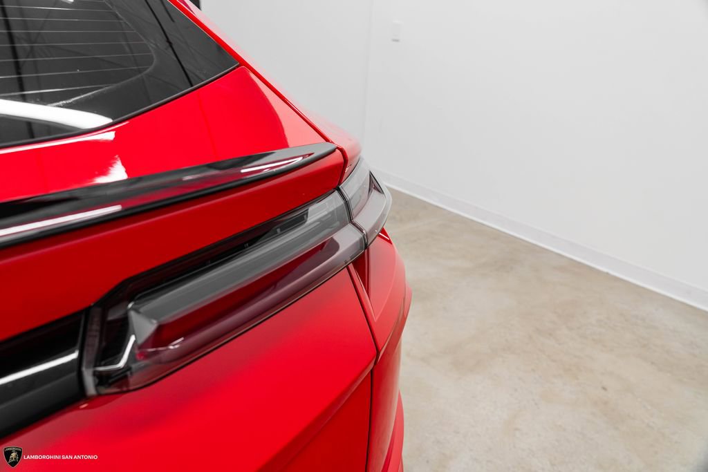 Used 2022 Lamborghini Urus AWD/4WD image 17