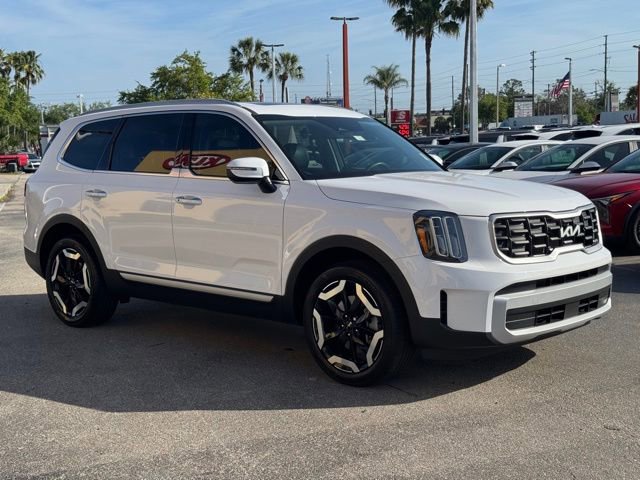 Used 2025 Kia Telluride S image 4