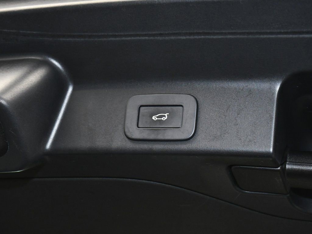 Used 2024 Jaguar F-PACE R-Dynamic S image 65