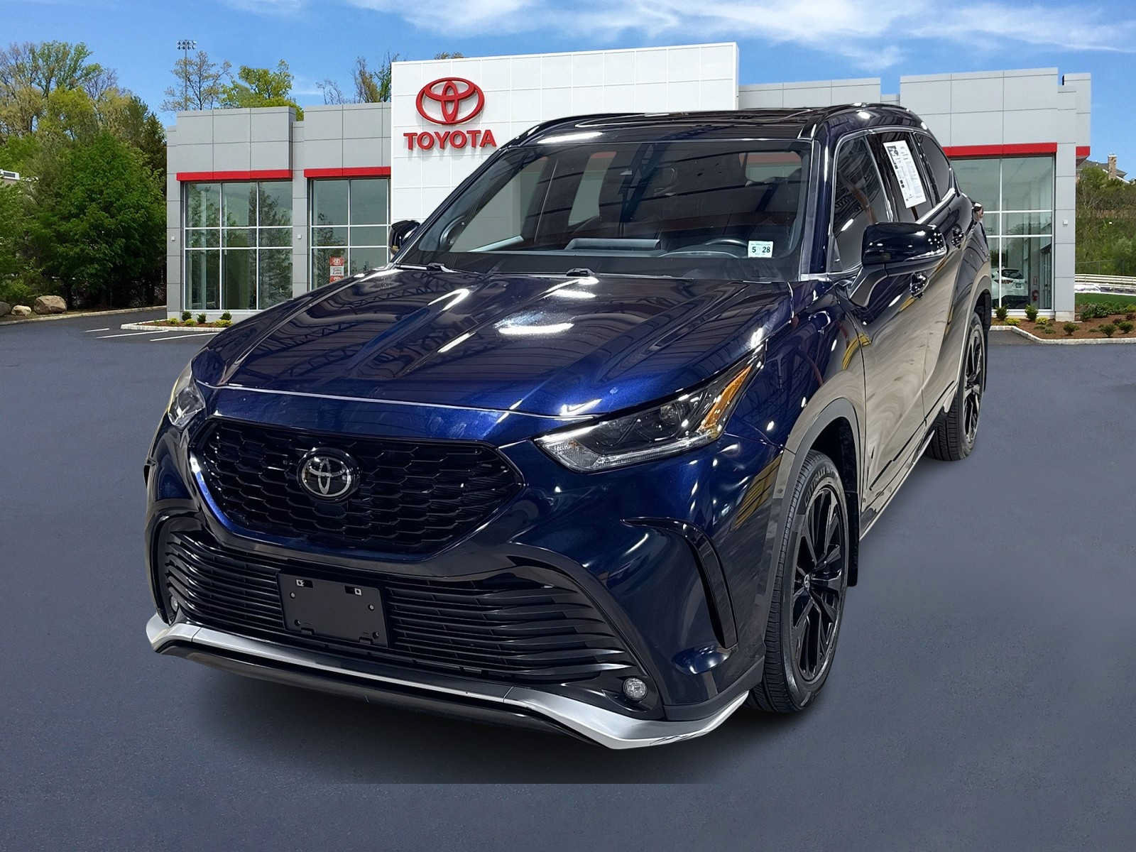 Used 2023 Toyota Highlander XSE AWD/4WD image 1
