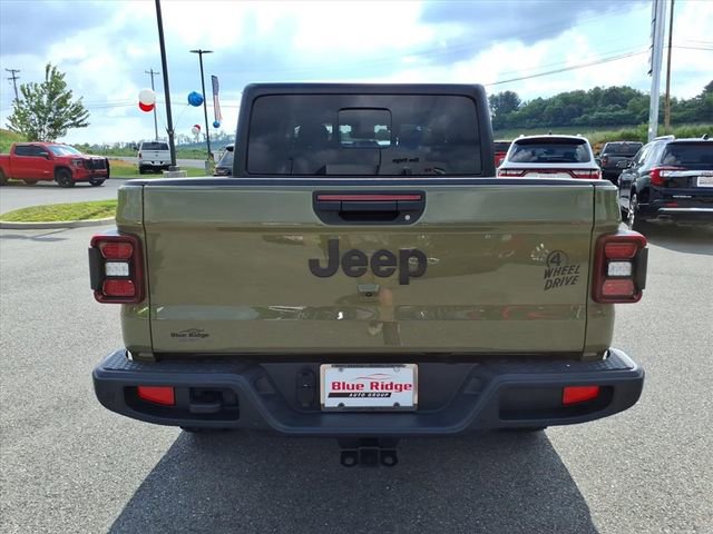 Used 2025 Jeep Gladiator Sport AWD/4WD image 5