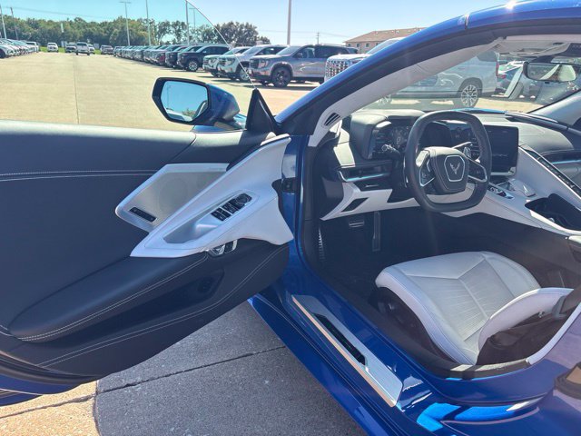 Used 2023 Chevrolet Corvette Stingray Premium Conv RWD image 9