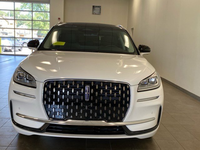 New 2024 Lincoln Corsair Grand Touring w/ Equipment Group 301A AWD/4WD image 3