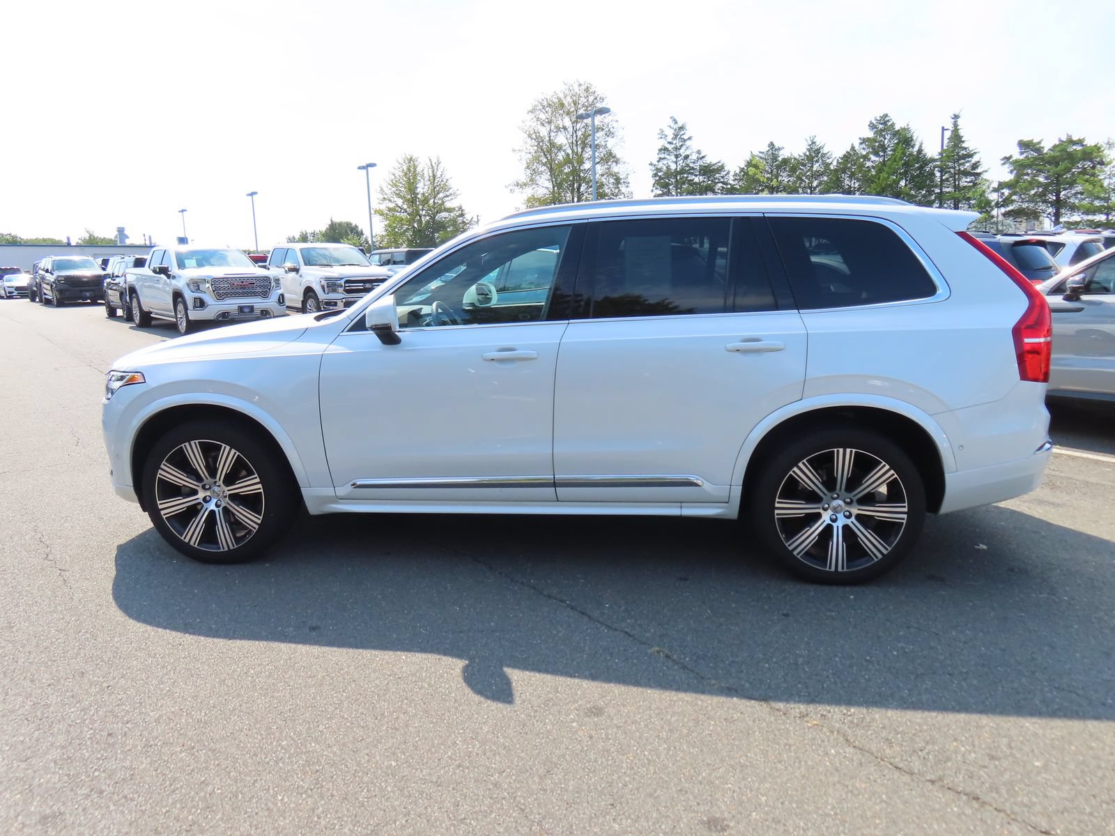 Used 2023 Volvo XC90 B6 Ultimate w/ Lounge Package AWD/4WD image 8