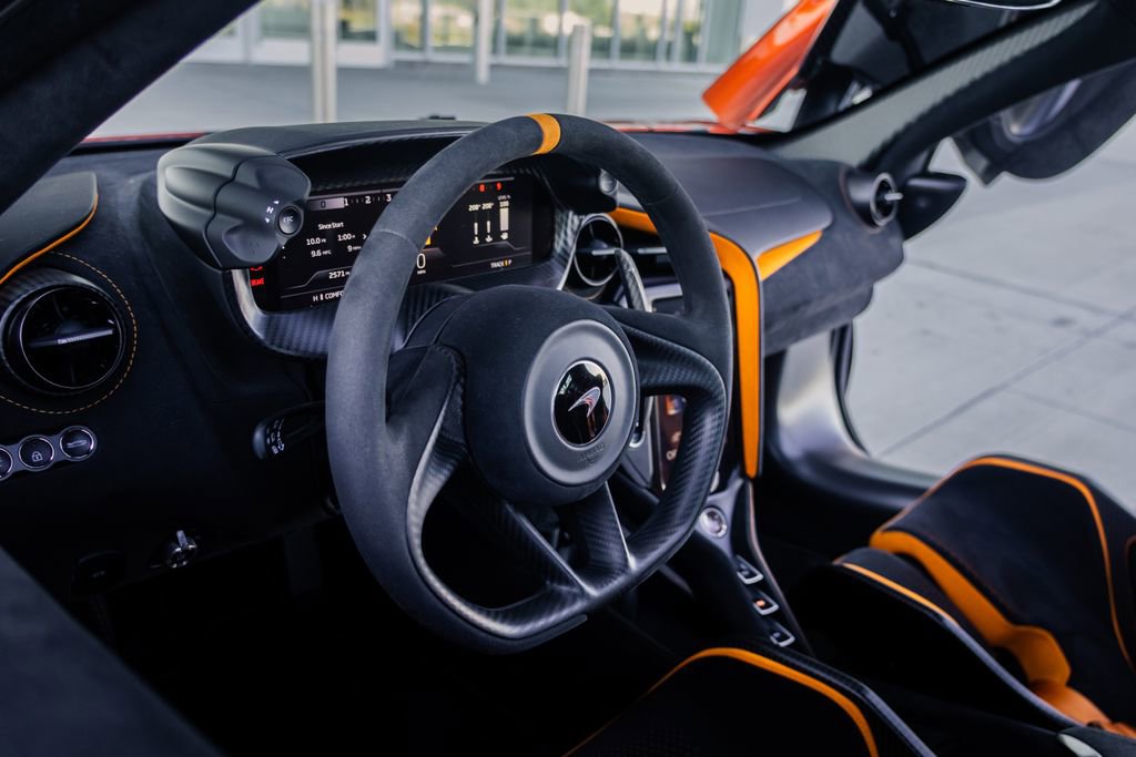 Used 2024 McLaren 750S image 8