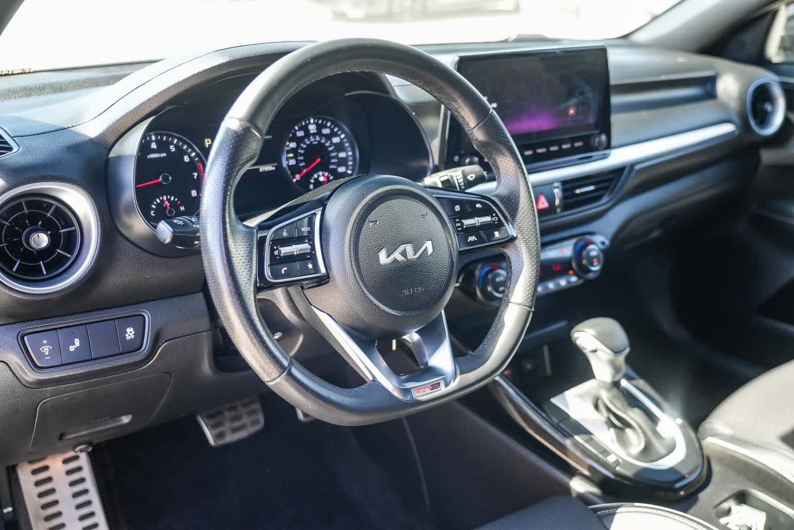 Used 2024 Kia Forte GT-Line FWD image 17