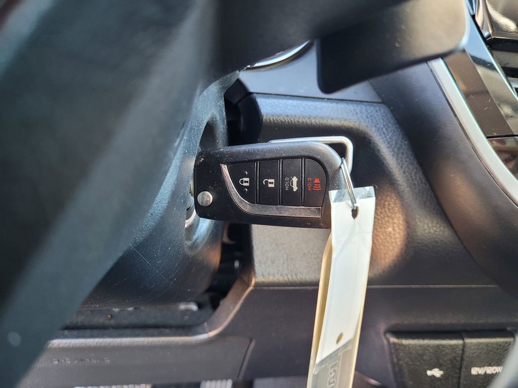 Used 2023 Toyota Camry SE image 17