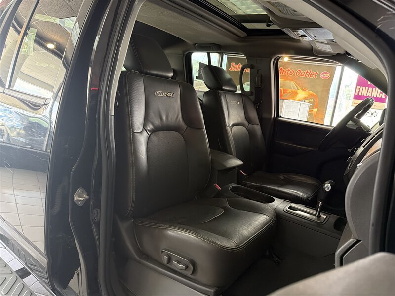 Used 2019 Nissan Frontier PRO-4X w/ Pro-4x Luxury Package AWD/4WD image 15