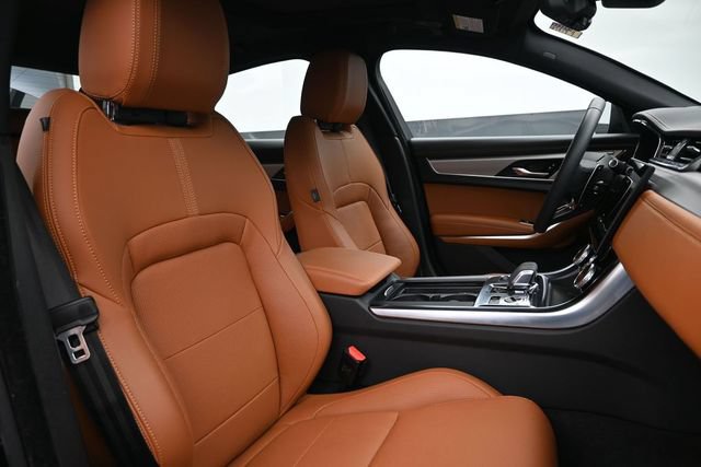 Used 2024 Jaguar XF R-Dynamic SE AWD/4WD image 30