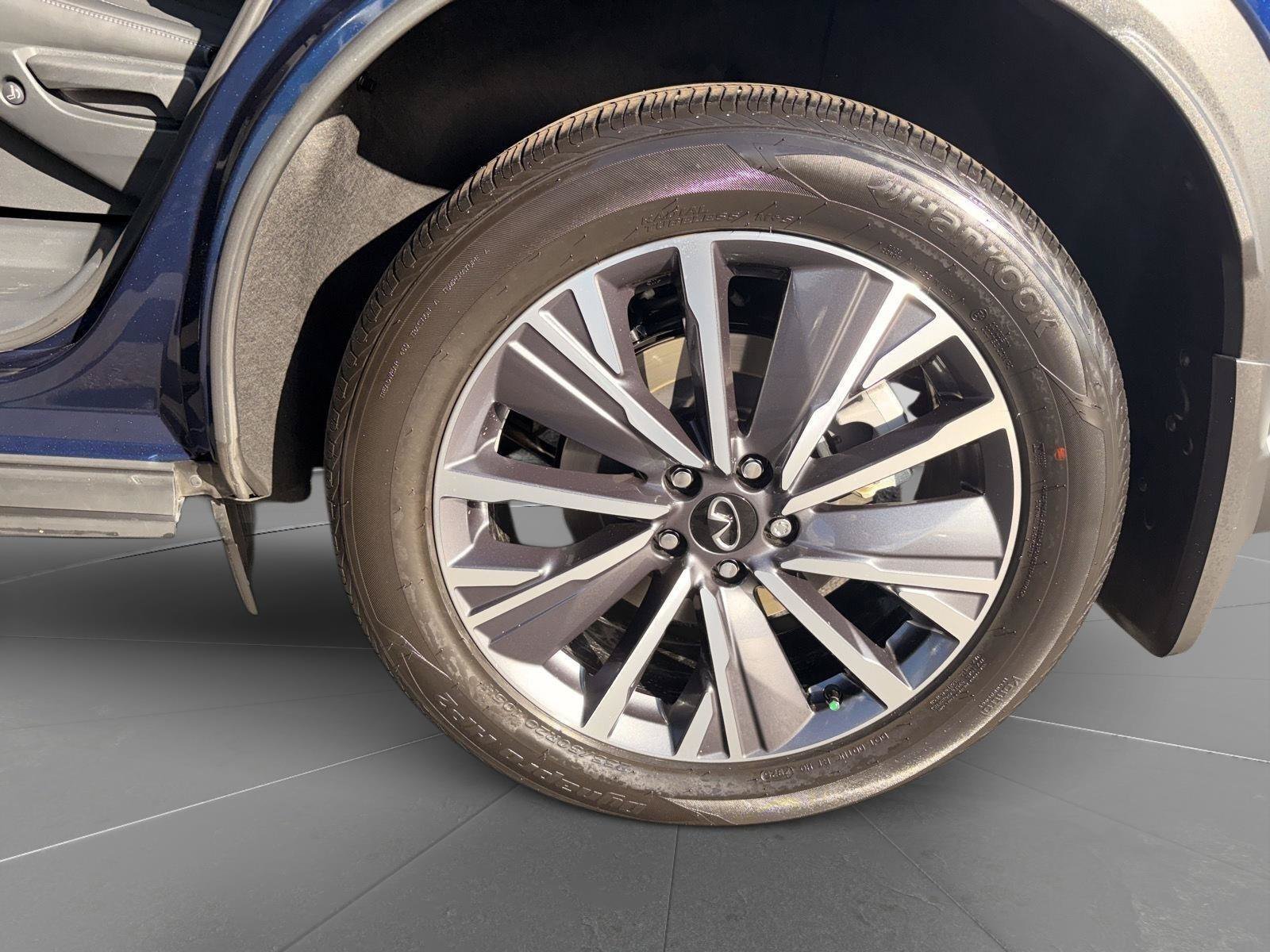 Used 2026 INFINITI QX60 Luxe w/ Cargo Package FWD image 11