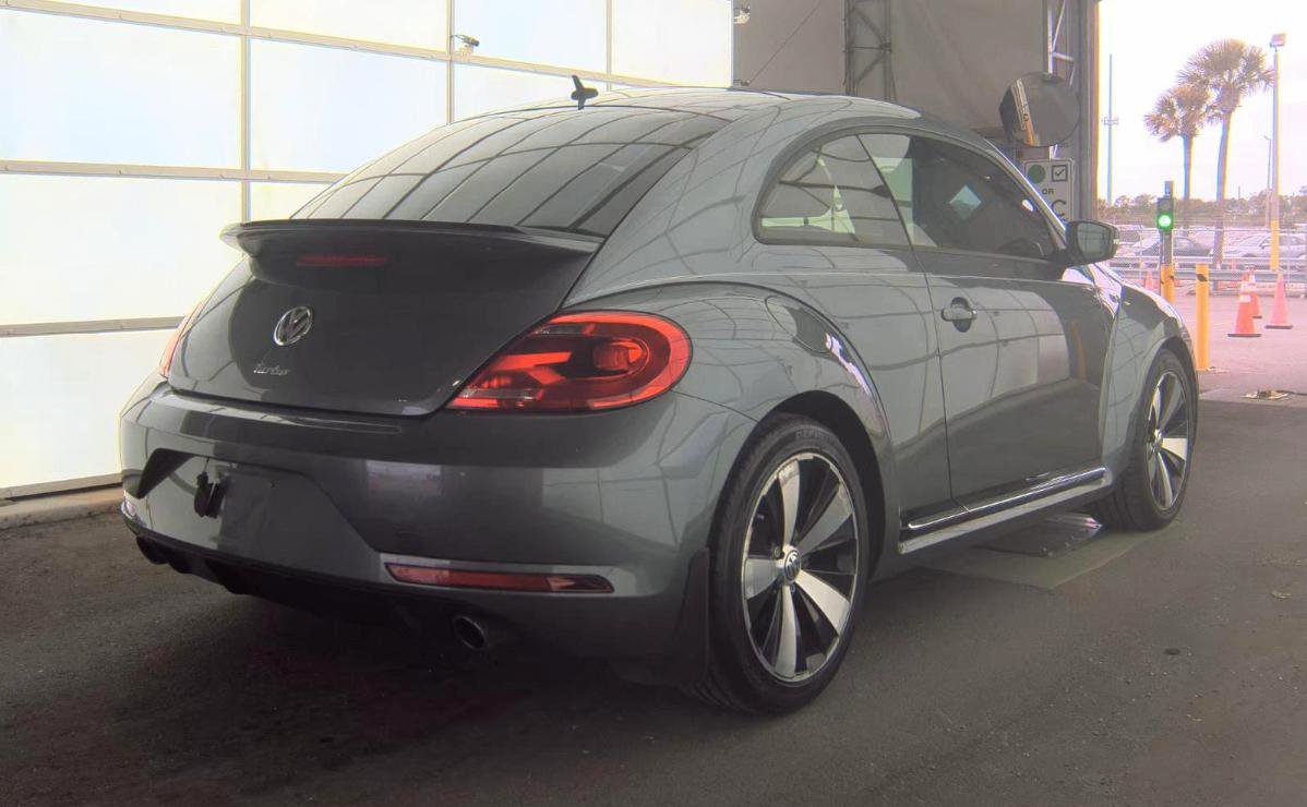 Used 2013 Volkswagen Beetle 2.0T image 4