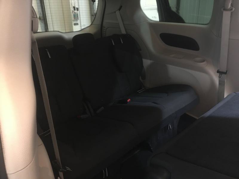 Used 2018 Chrysler Pacifica L FWD image 11