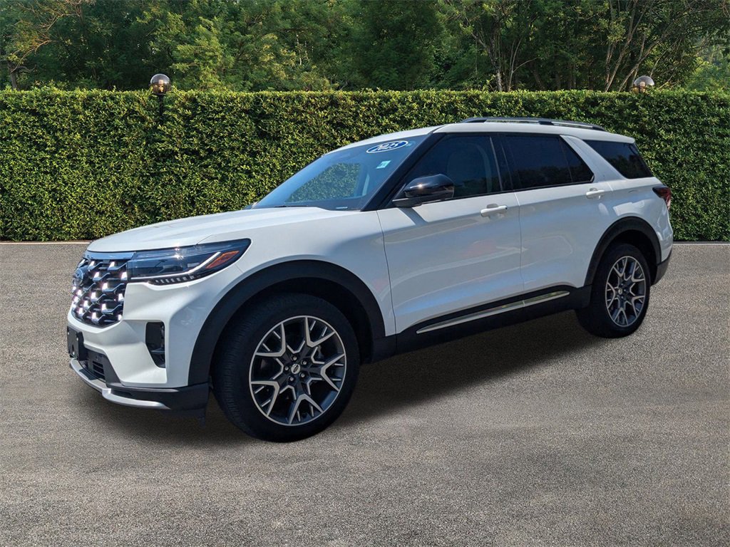 Used 2025 Ford Explorer Platinum w/ Ultimate Package image 9