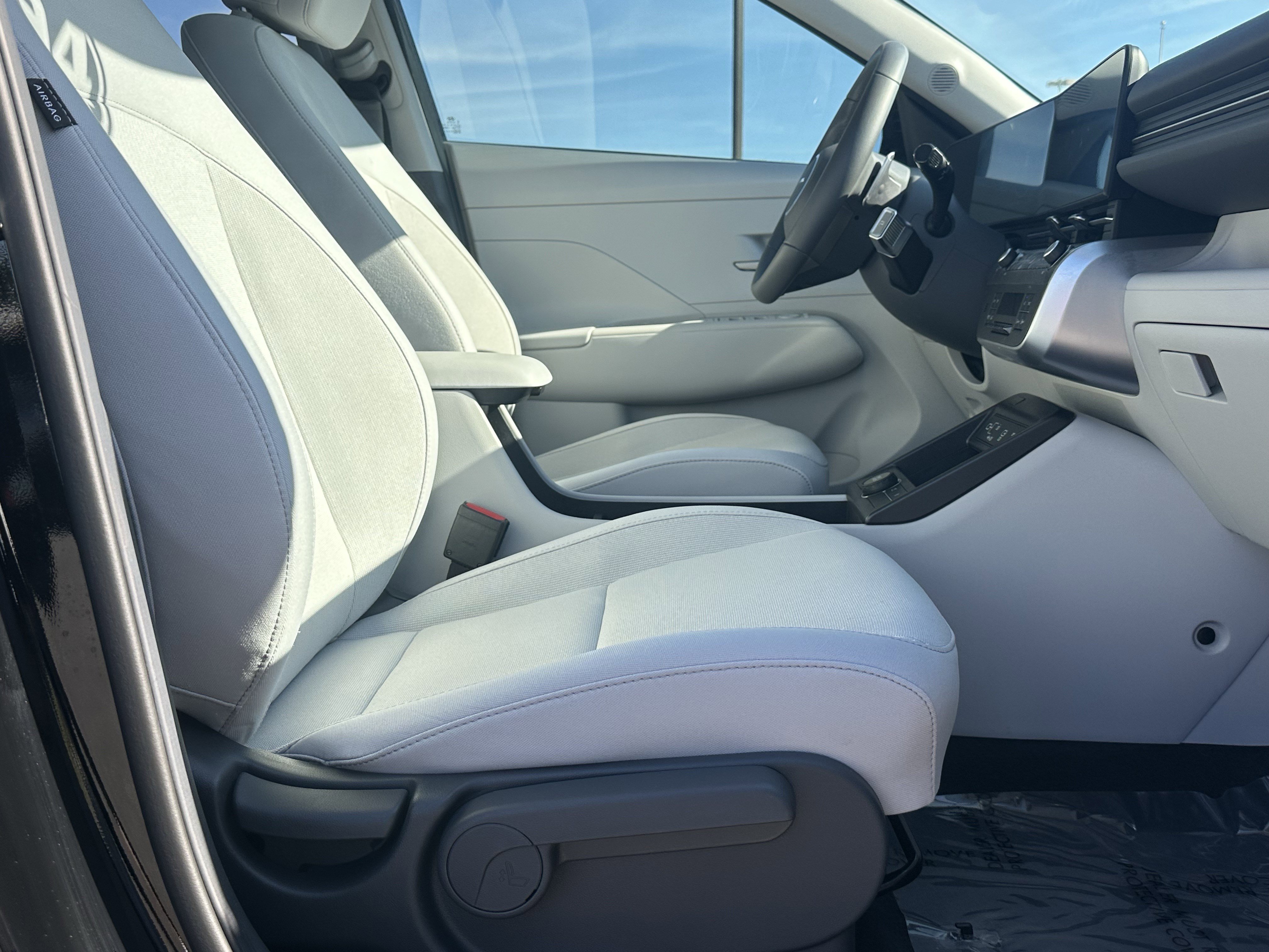 Used 2024 Hyundai Kona SEL FWD image 16