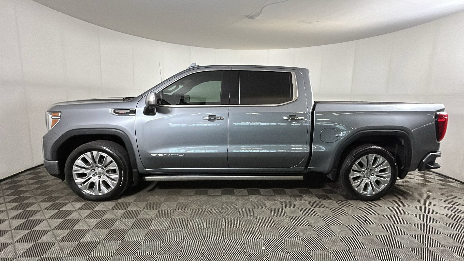 Used 2022 GMC Sierra 1500 Denali w/ Denali Reserve Package AWD/4WD image 7