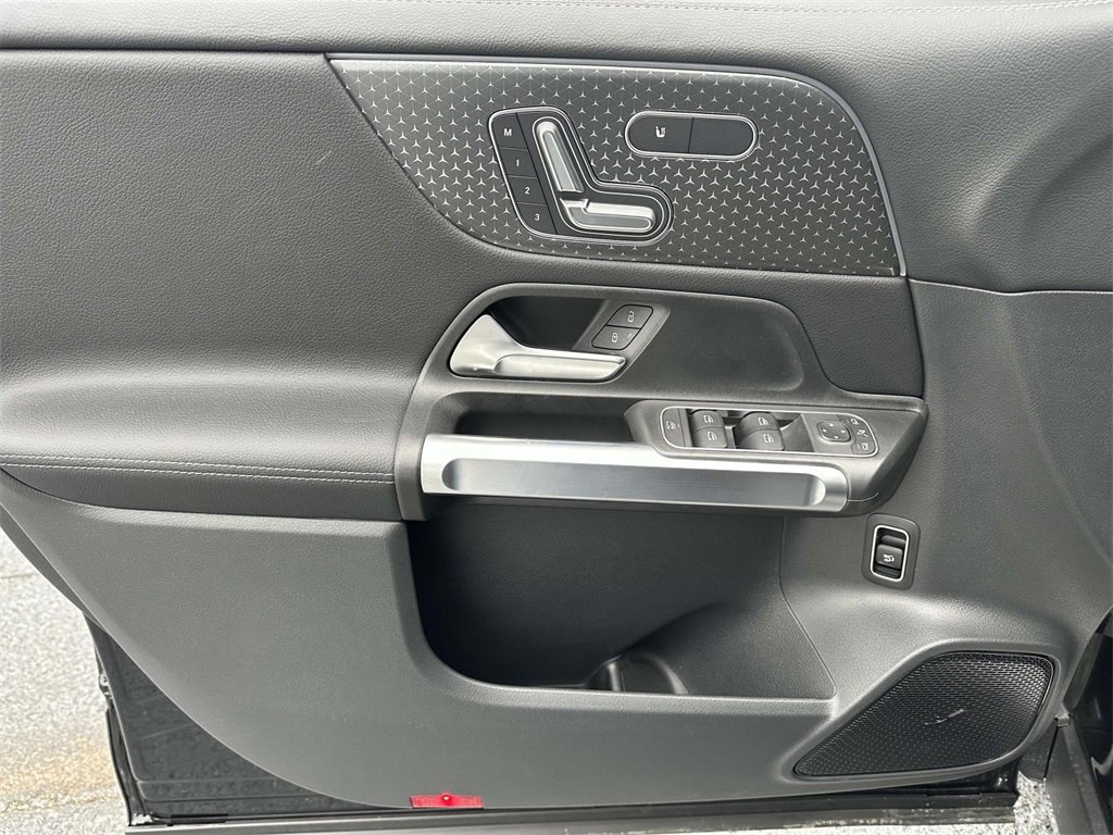 Certified 2025 Mercedes-Benz GLE 450 4MATIC image 11