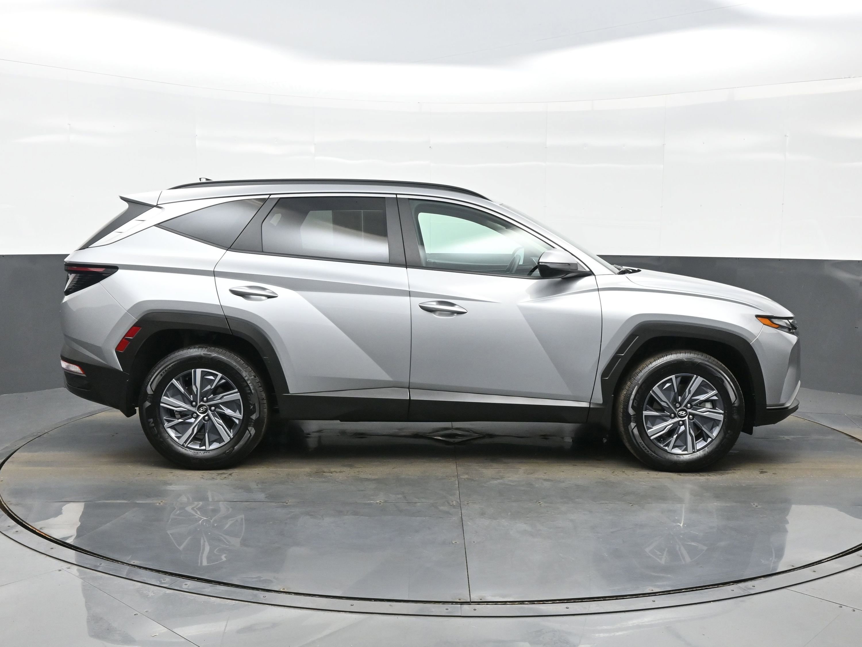 Used 2023 Hyundai Tucson Blue image 7