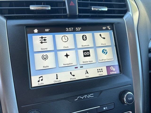 Used 2019 Ford Fusion SE FWD image 23